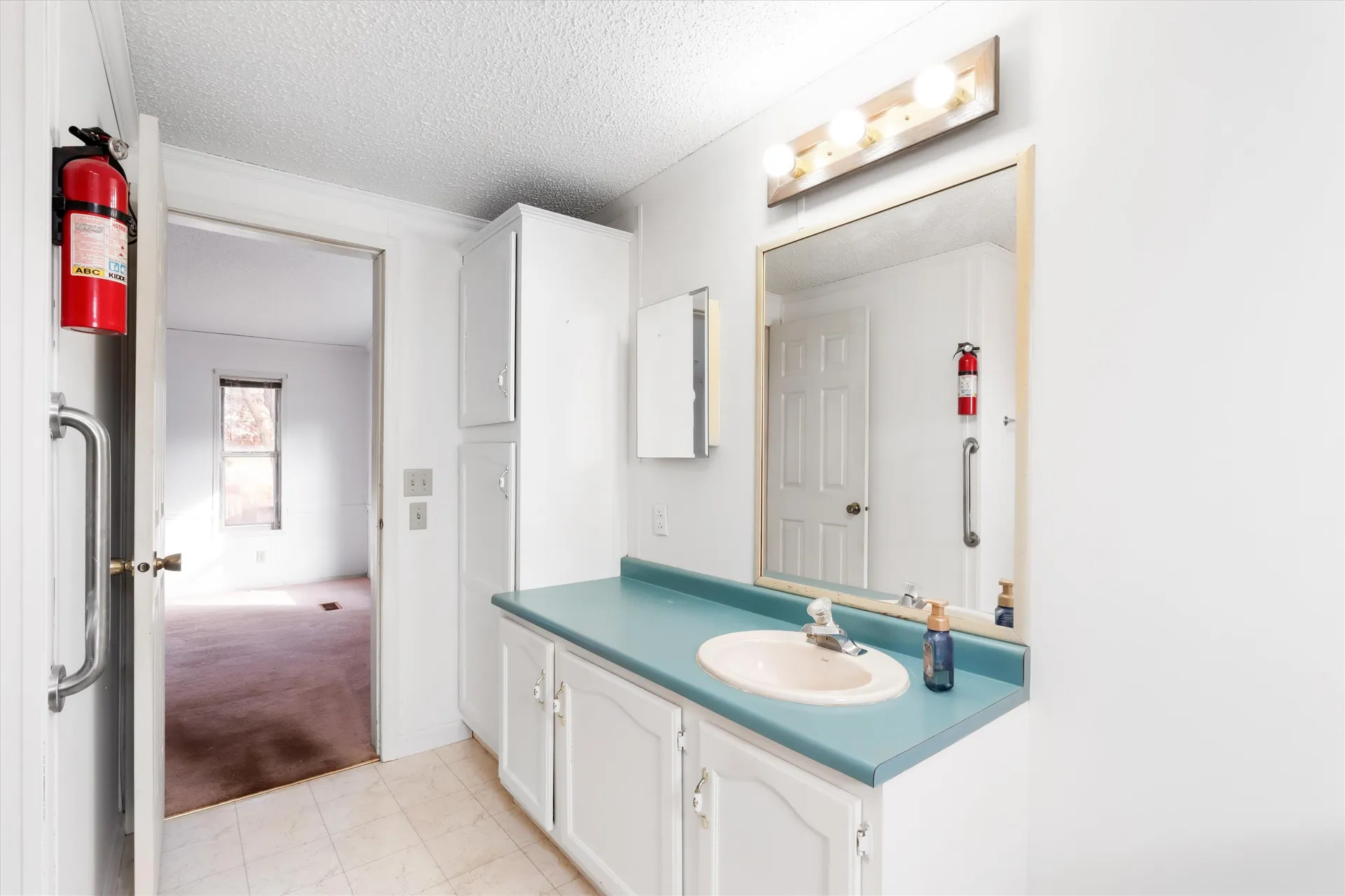 1 Longwood Lane Merrimack NH 03054