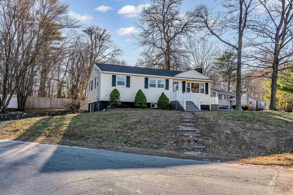 12 Dwight Avenue Salem NH 03079