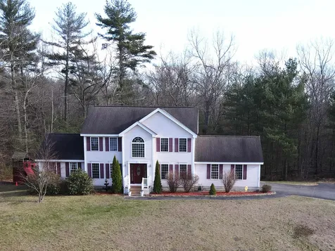 1 Hopkins Street Litchfield NH 03052