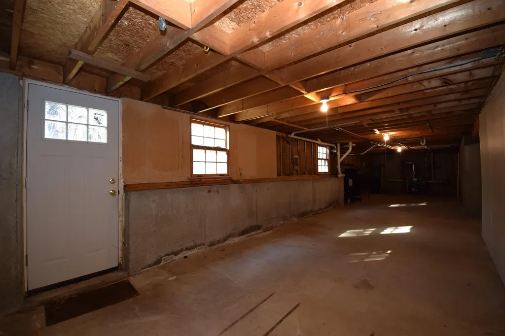 11 Sunshine Drive Kingston NH 03848