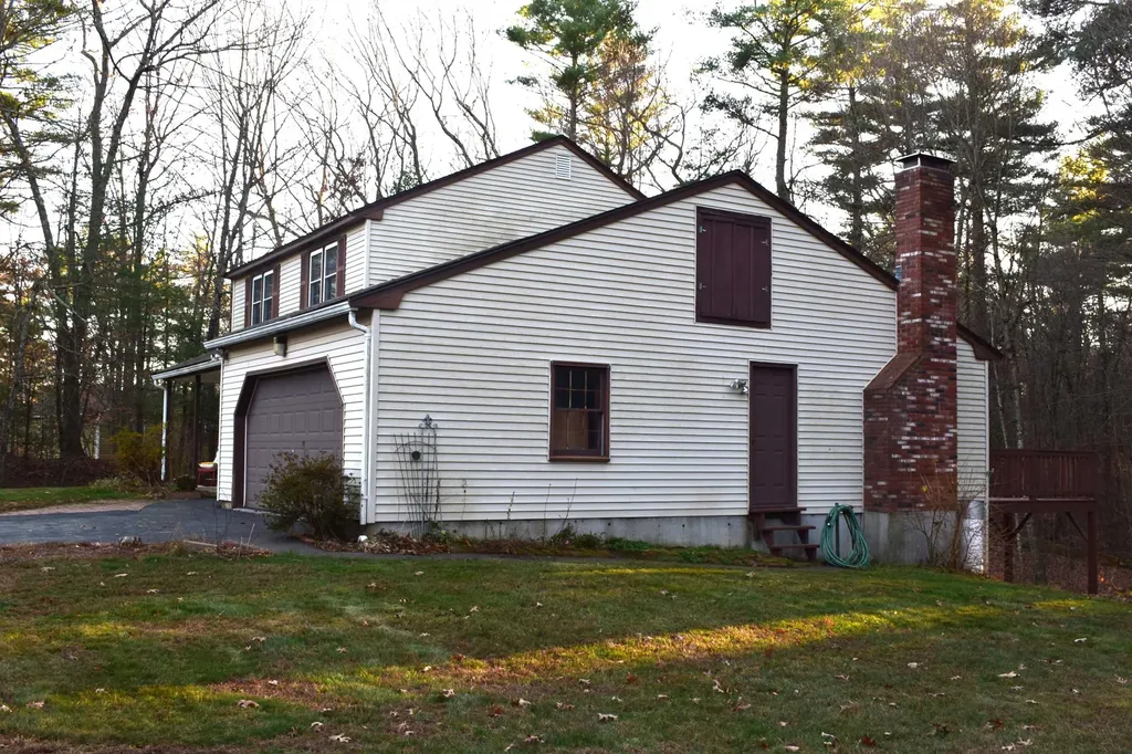 11 Sunshine Drive Kingston NH 03848