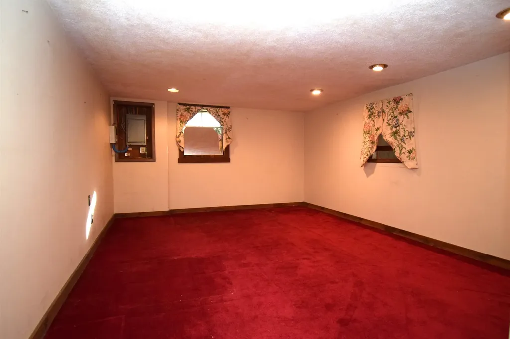 11 Sunshine Drive Kingston NH 03848