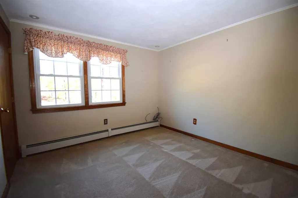 11 Sunshine Drive Kingston NH 03848