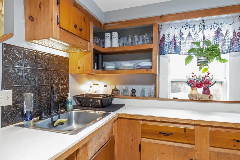 411 New Hampton Road Franklin NH 03235