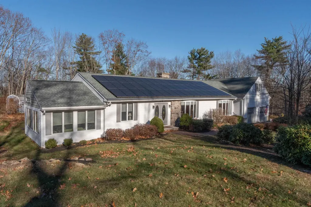 28 Crown Hill Road Atkinson NH 03811