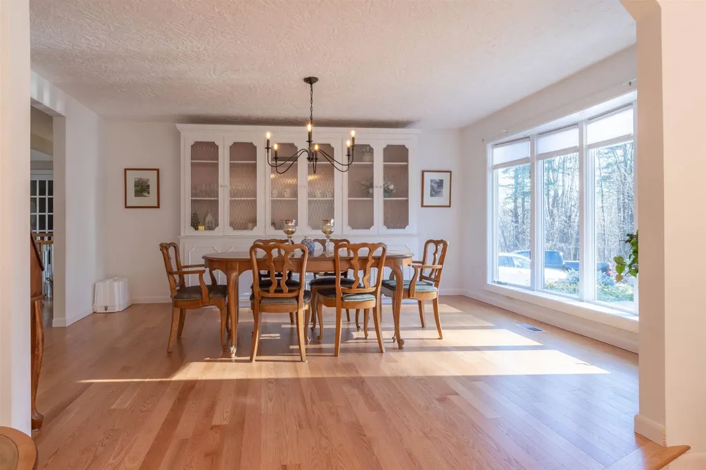 28 Crown Hill Road Atkinson NH 03811