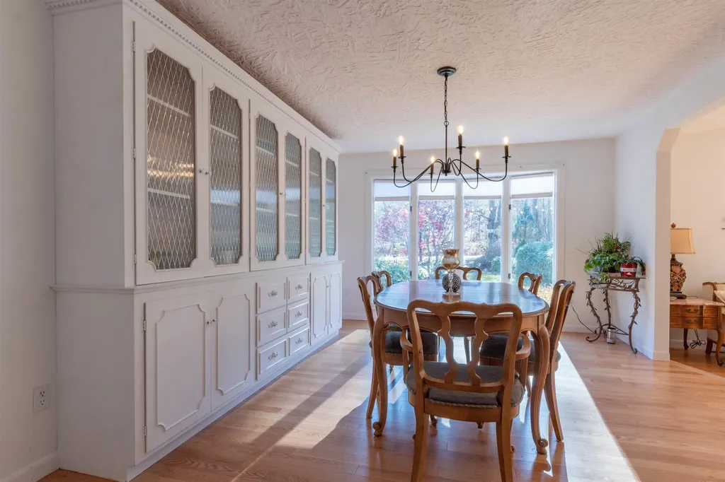 28 Crown Hill Road Atkinson NH 03811