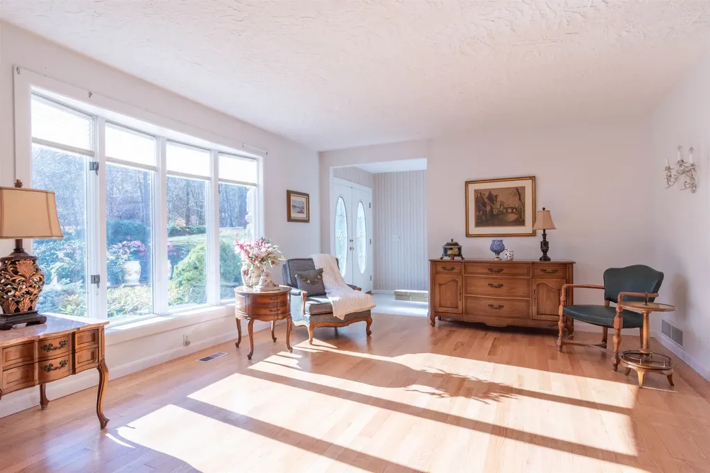 28 Crown Hill Road Atkinson NH 03811