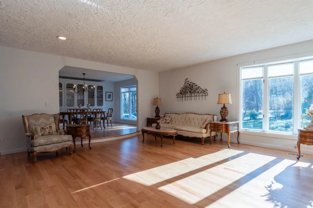 28 Crown Hill Road Atkinson NH 03811