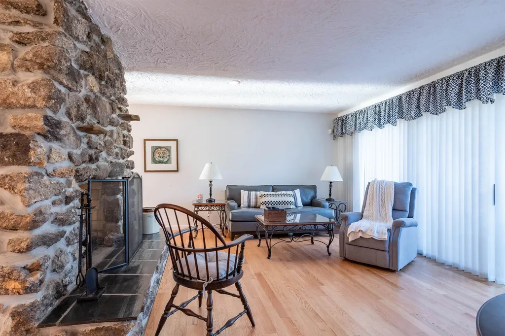 28 Crown Hill Road Atkinson NH 03811