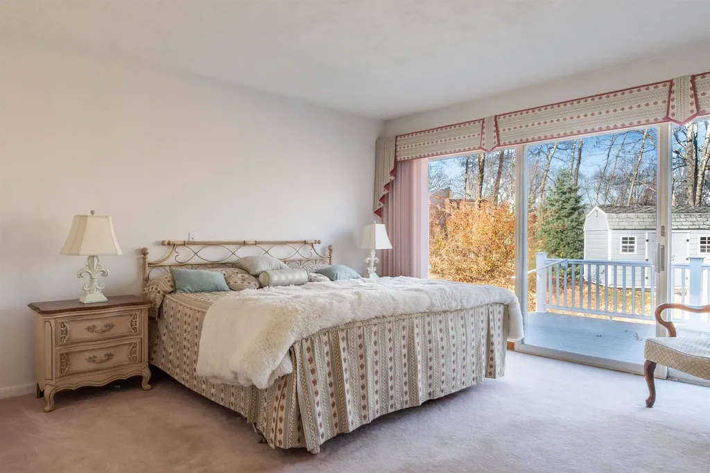 28 Crown Hill Road Atkinson NH 03811