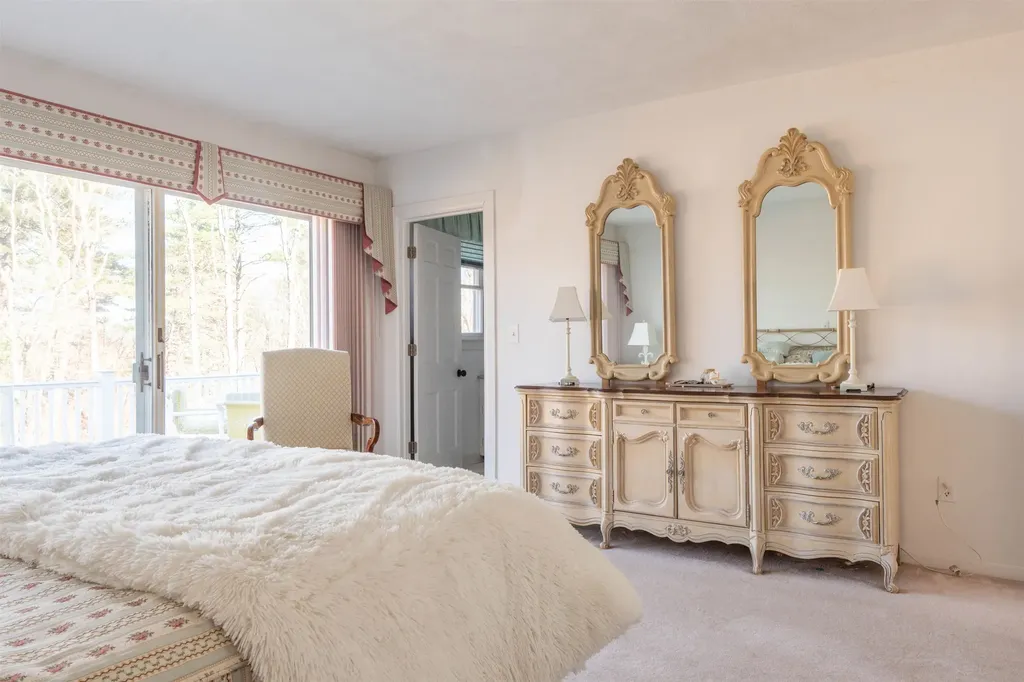 28 Crown Hill Road Atkinson NH 03811