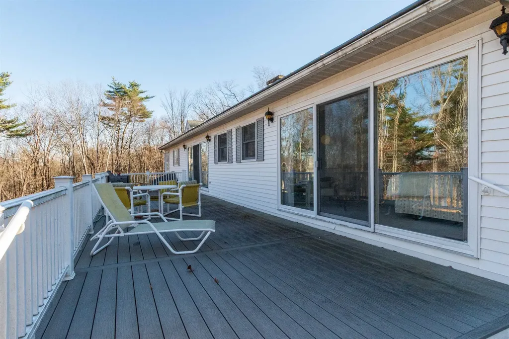 28 Crown Hill Road Atkinson NH 03811