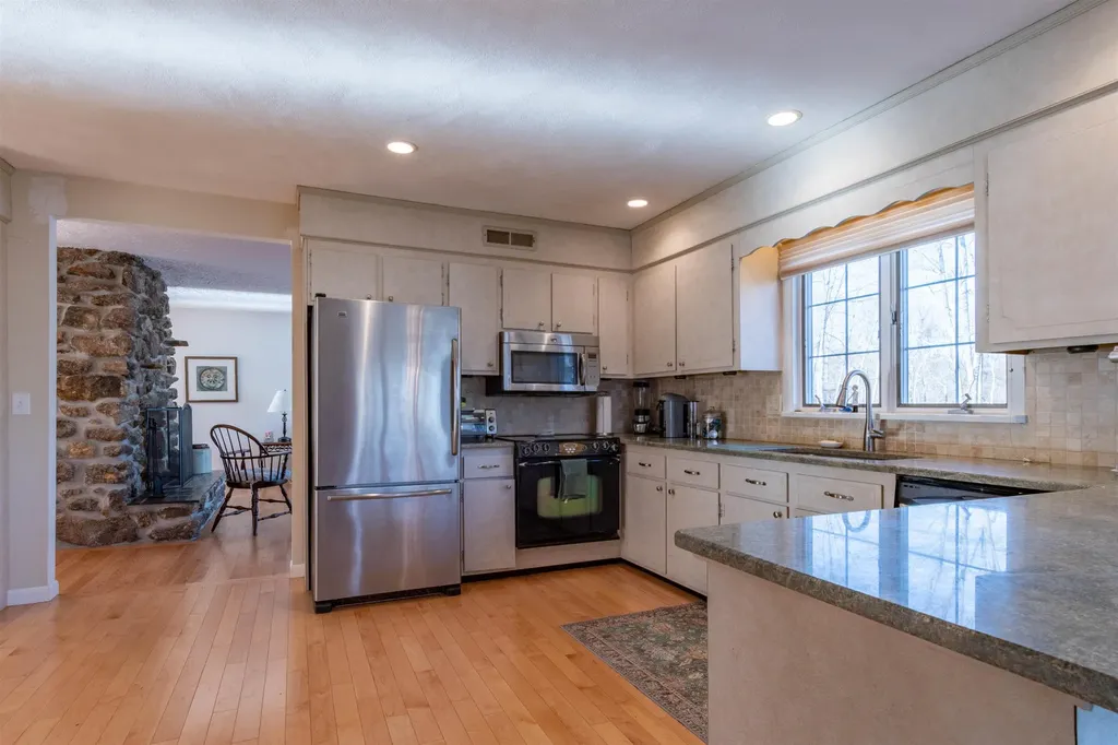 28 Crown Hill Road Atkinson NH 03811