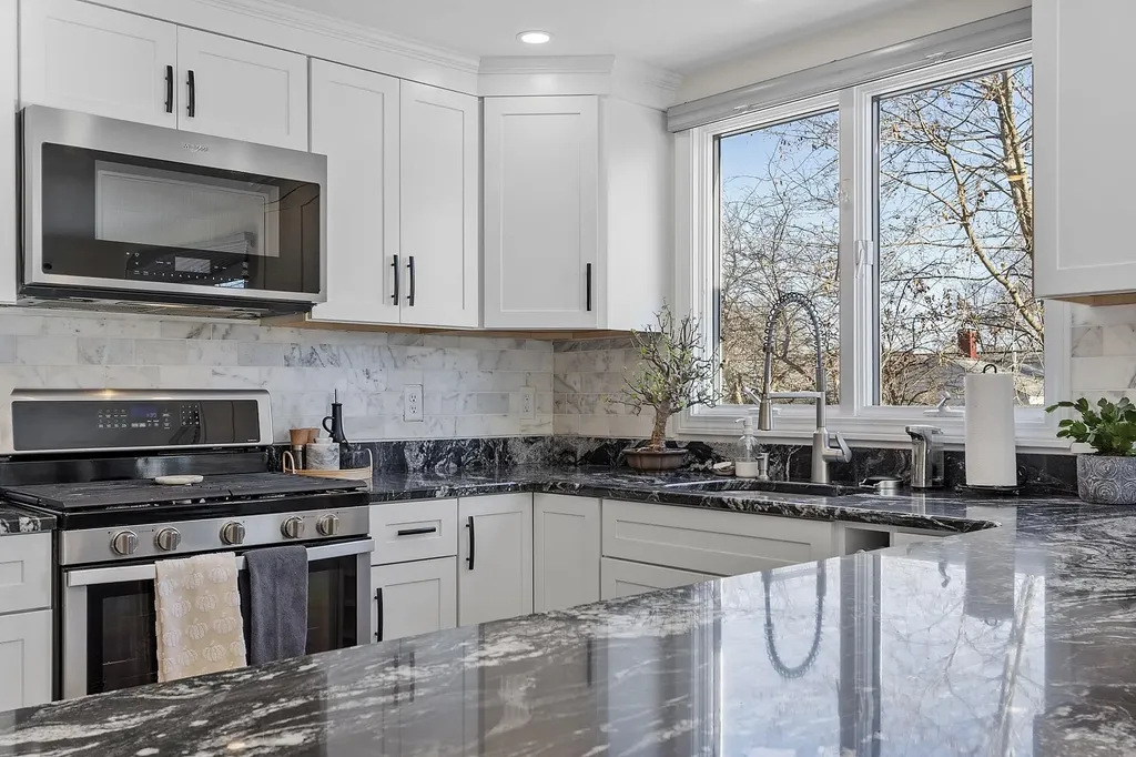 5 Briarcliff Drive Nashua NH 03062