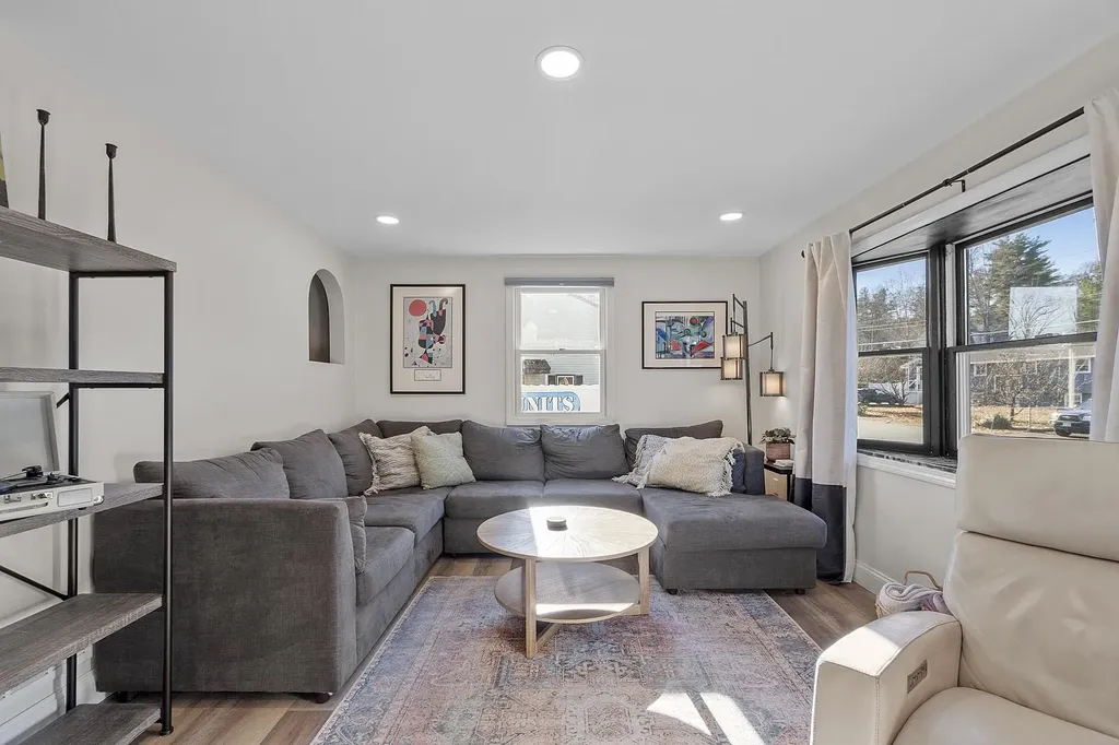 5 Briarcliff Drive Nashua NH 03062