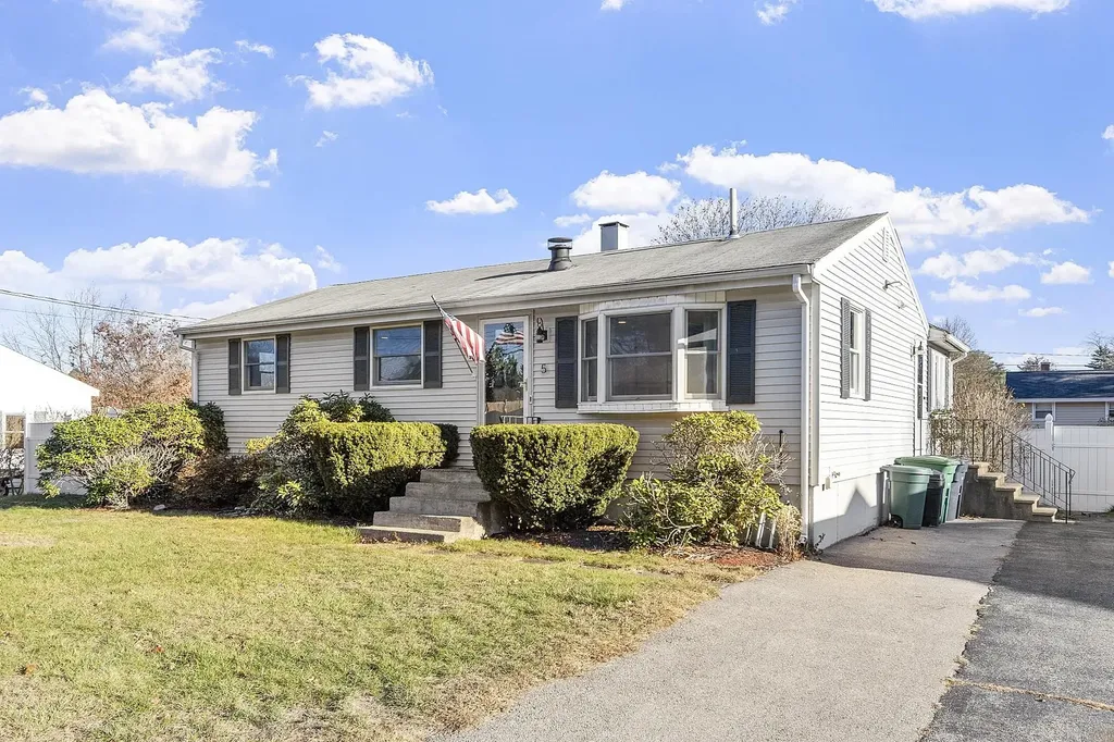 5 Briarcliff Drive Nashua NH 03062