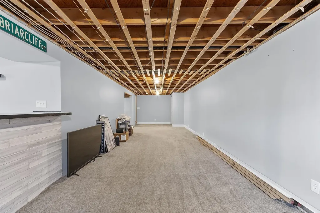 5 Briarcliff Drive Nashua NH 03062