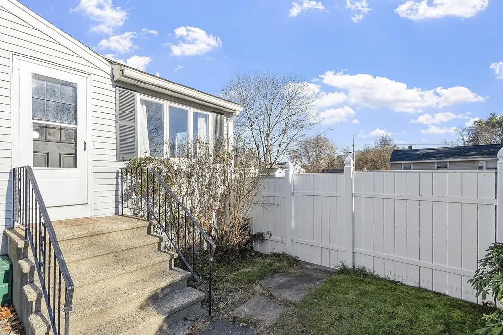 5 Briarcliff Drive Nashua NH 03062