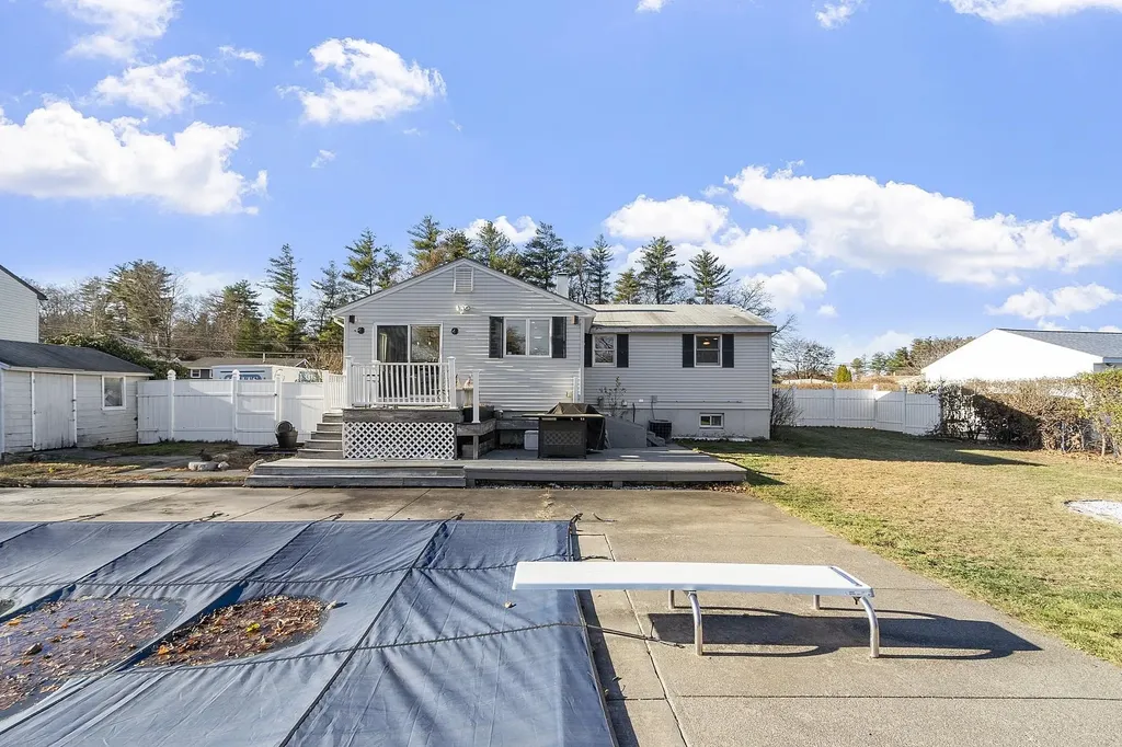 5 Briarcliff Drive Nashua NH 03062