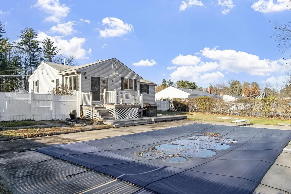 5 Briarcliff Drive Nashua NH 03062