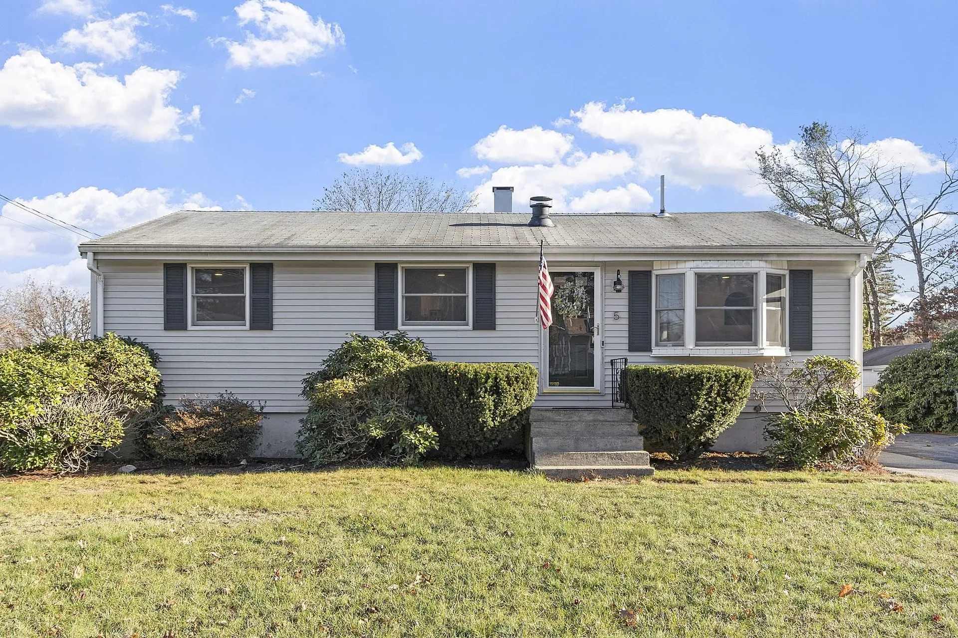 5 Briarcliff Drive Nashua NH 03062