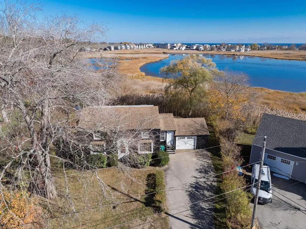 14 Hutchinson Drive Hampton NH 03842
