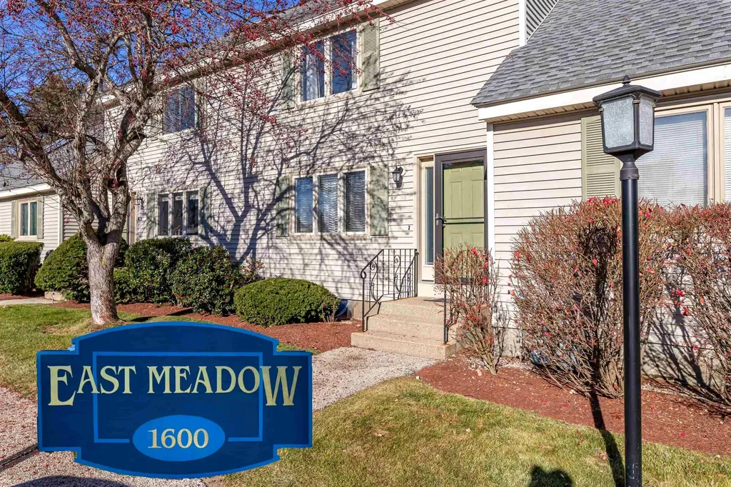 34 Eastmeadow Way Manchester NH 03109