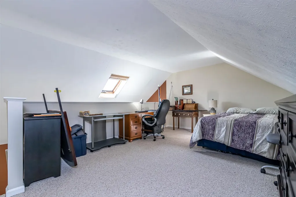 34 Eastmeadow Way Manchester NH 03109
