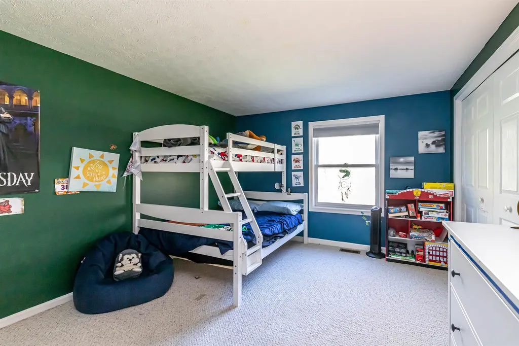 34 Eastmeadow Way Manchester NH 03109