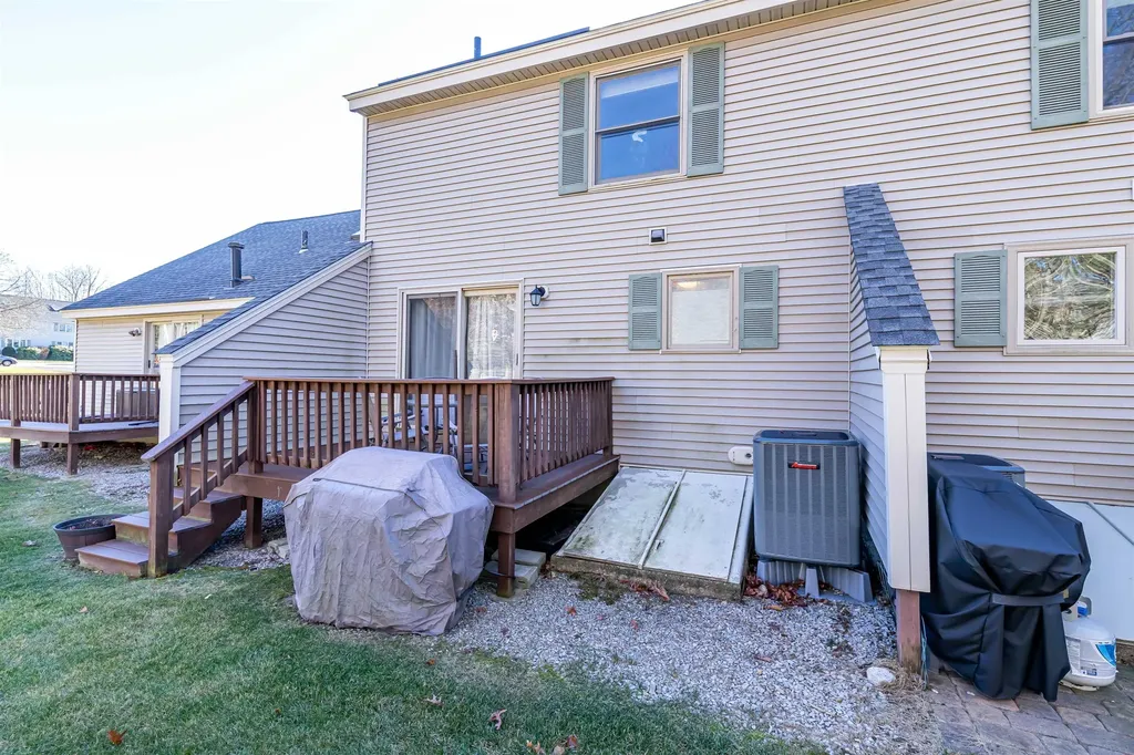 34 Eastmeadow Way Manchester NH 03109