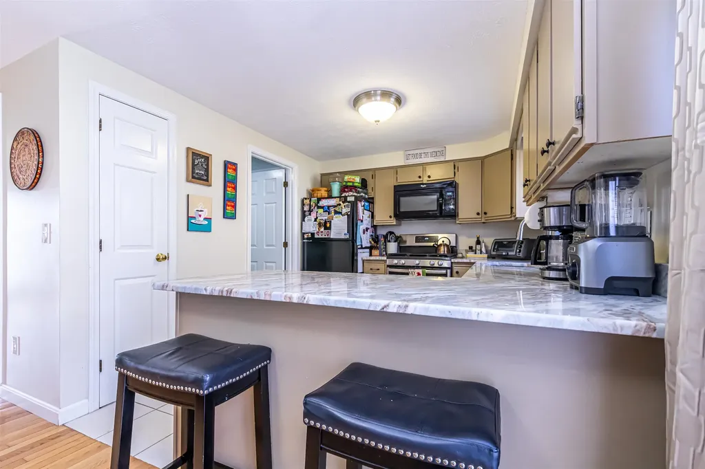 34 Eastmeadow Way Manchester NH 03109