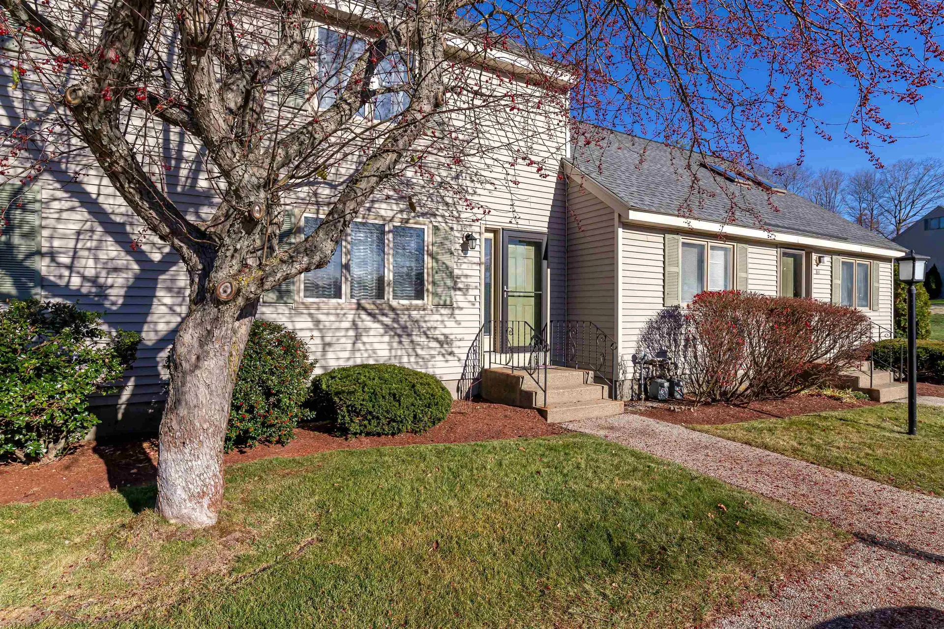 34 Eastmeadow Way Manchester NH 03109