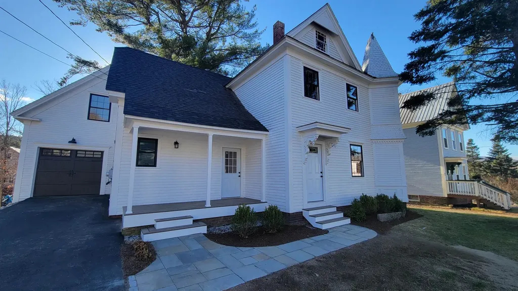 12 Washington Street Ashland NH 03217