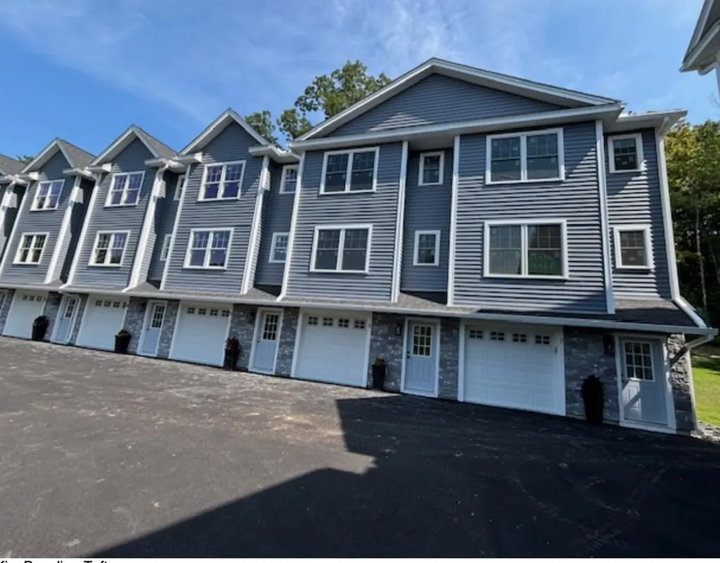 32 Charter Street Exeter NH 03833