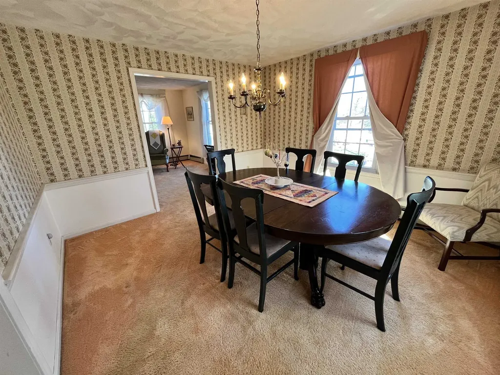 17 Glen Drive Hudson NH 03051-4427