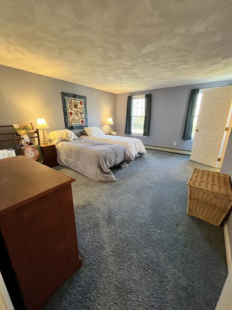 17 Glen Drive Hudson NH 03051-4427