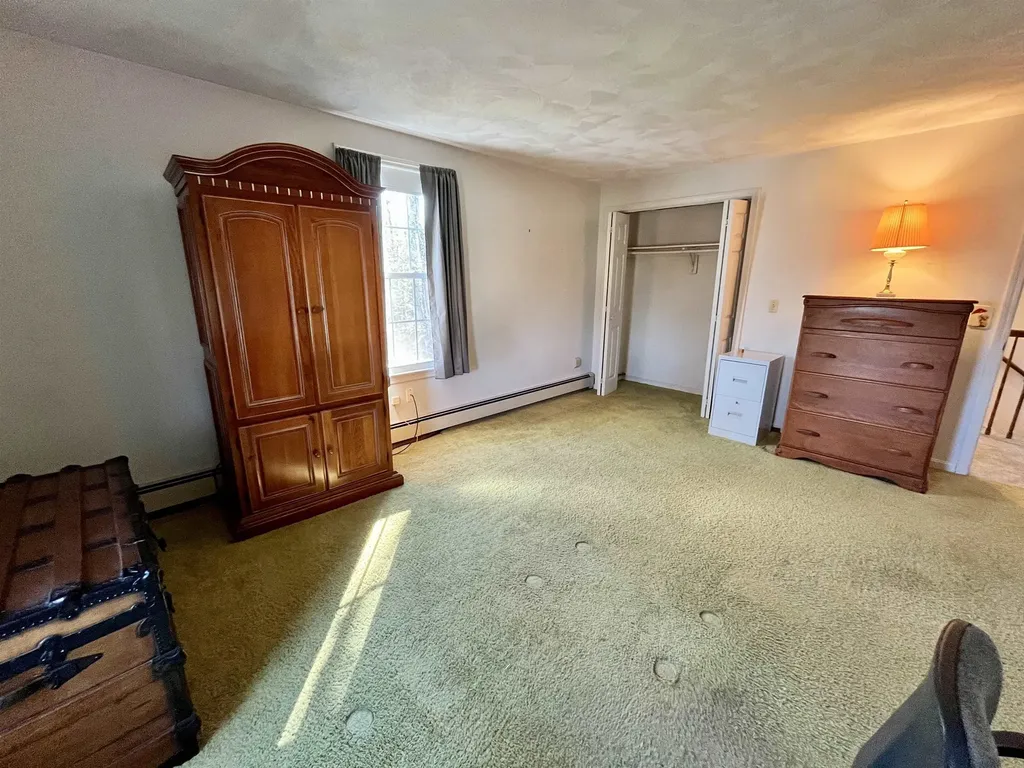 17 Glen Drive Hudson NH 03051-4427