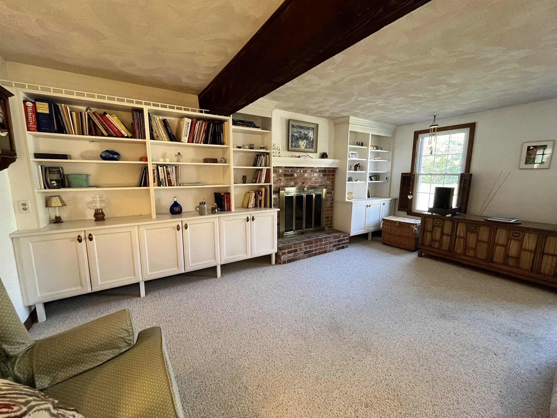 17 Glen Drive Hudson NH 03051-4427