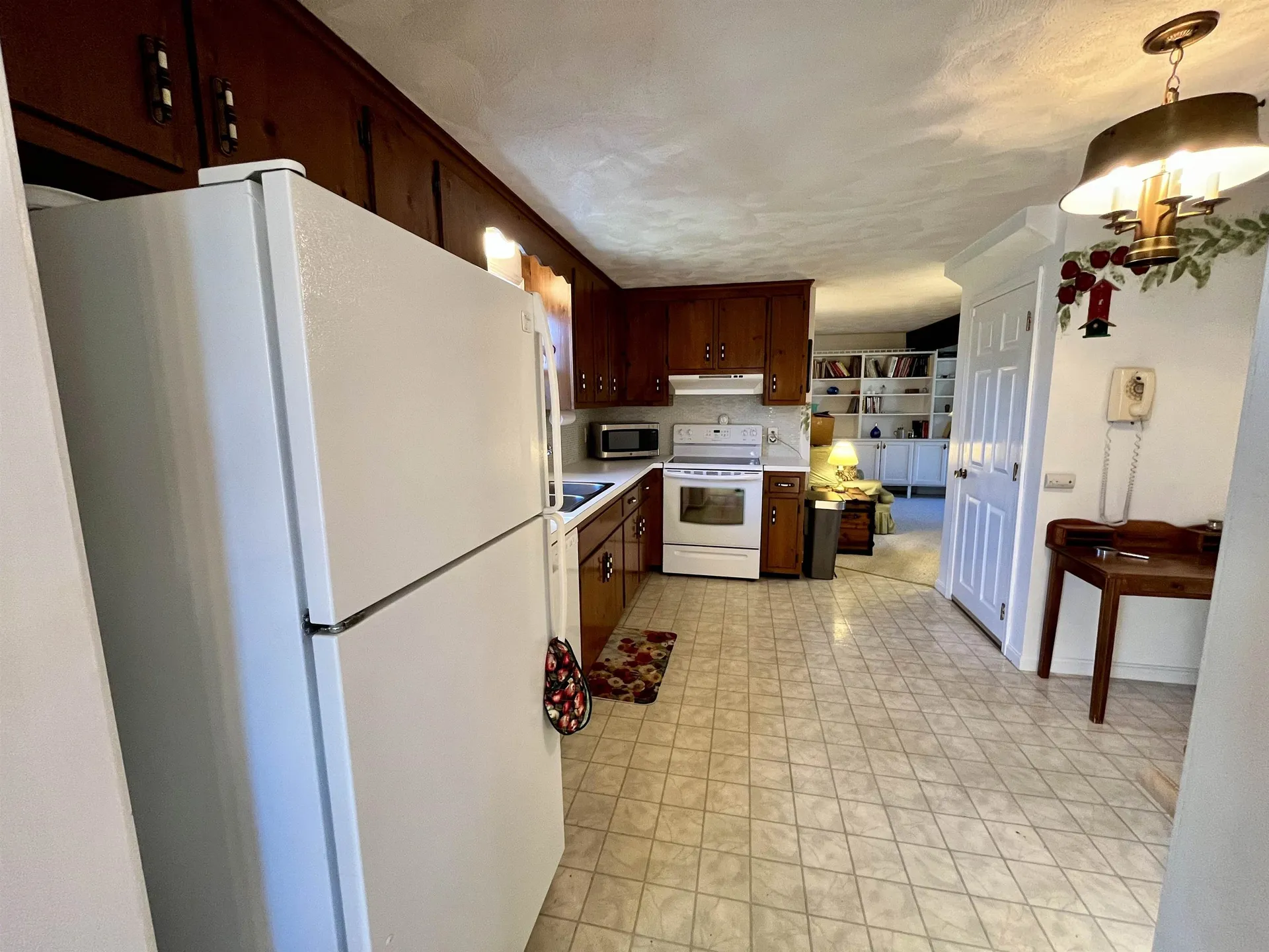 17 Glen Drive Hudson NH 03051-4427
