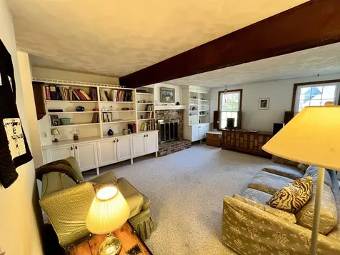 17 Glen Drive Hudson NH 03051-4427