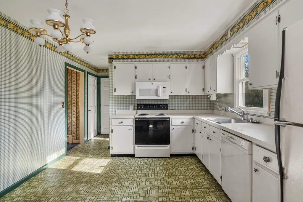 200 Juniper Ridge Shelburne VT 05482