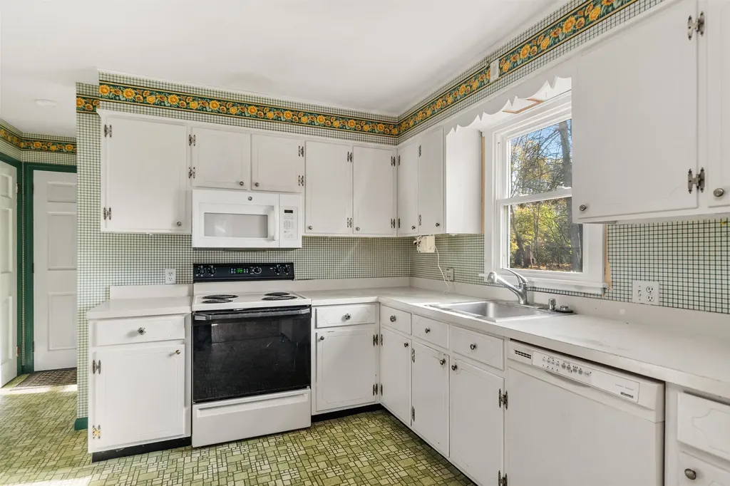 200 Juniper Ridge Shelburne VT 05482