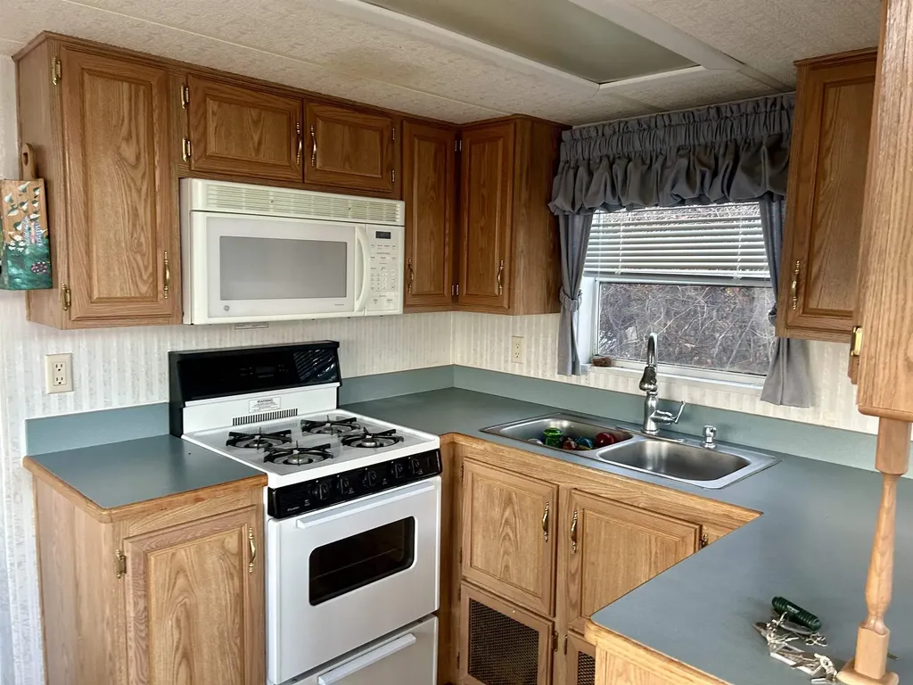 194 Buckley Street Weare NH 03281