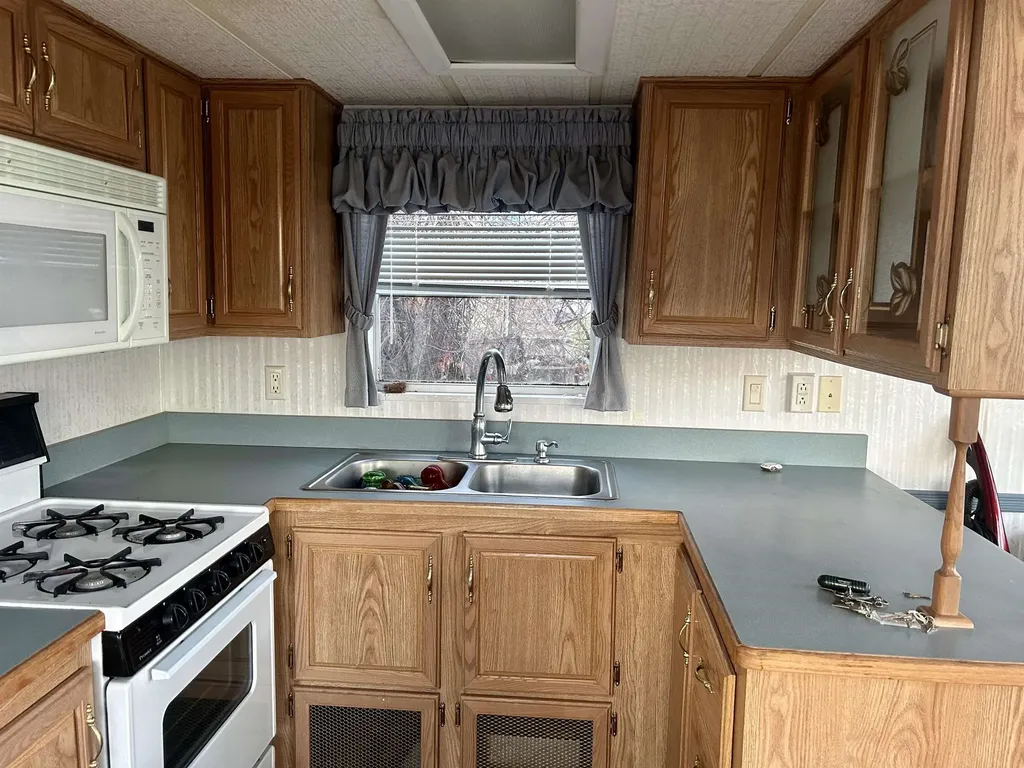 194 Buckley Street Weare NH 03281