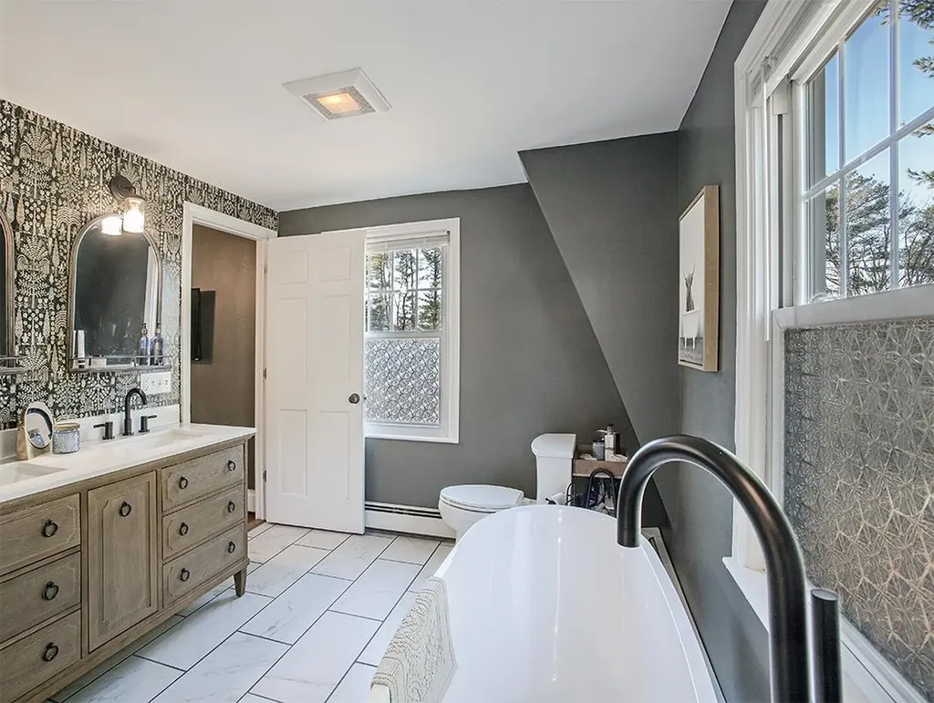 34 East Derry Road Derry NH 03038