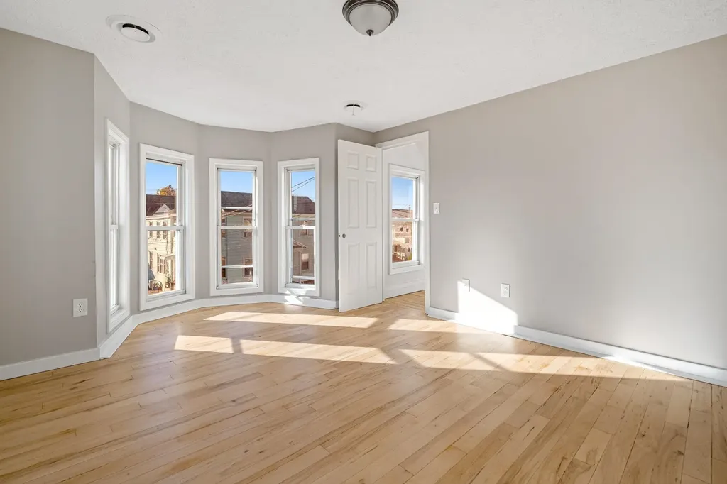 14 Middle Street Nashua NH 03060