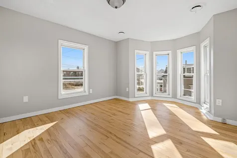 14 Middle Street Nashua NH 03060