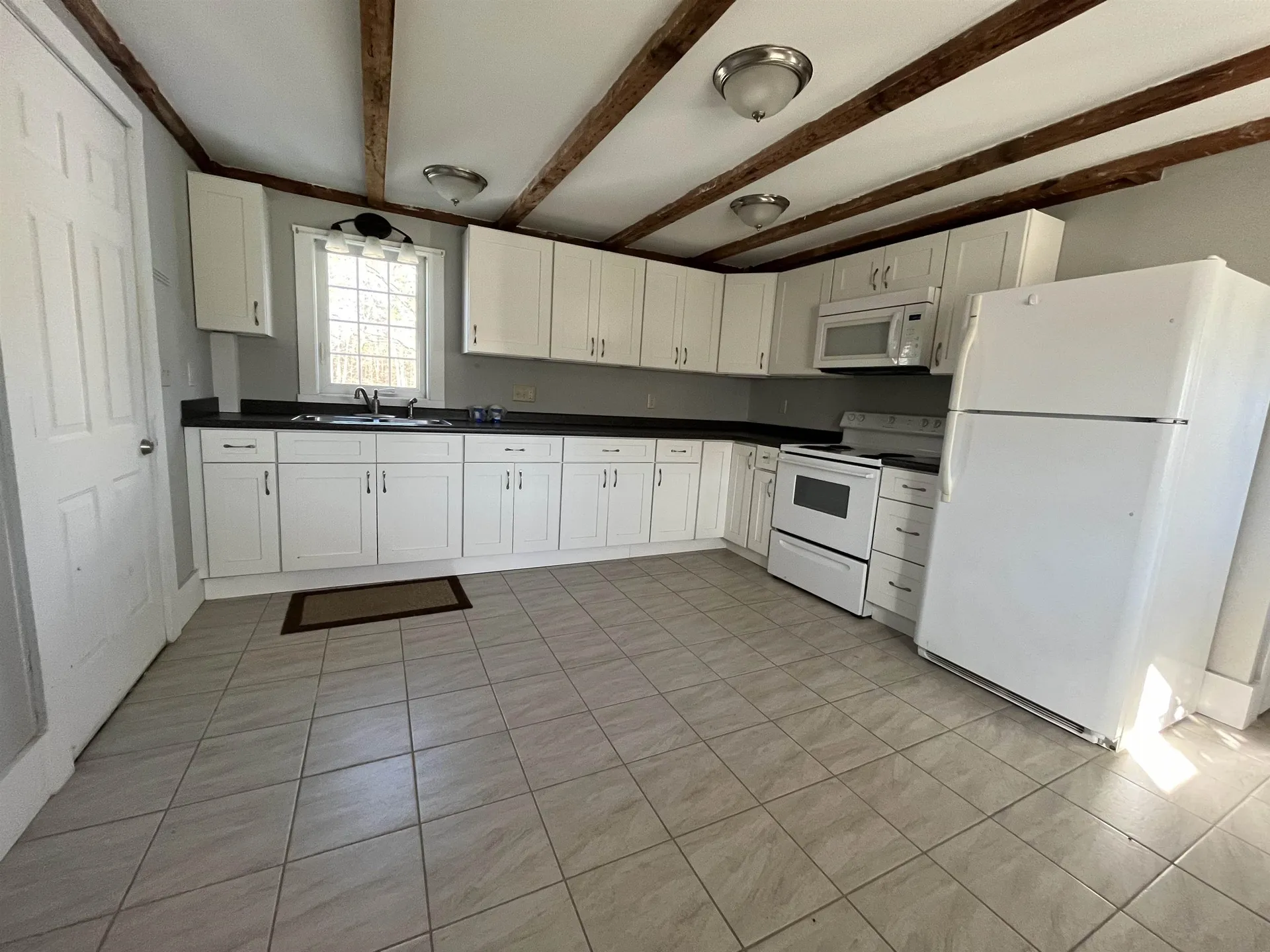 3 Old Batchelder Road Raymond NH 03077