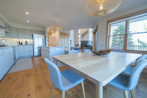 8 Cedar Creek Drive Wilmington VT 05363